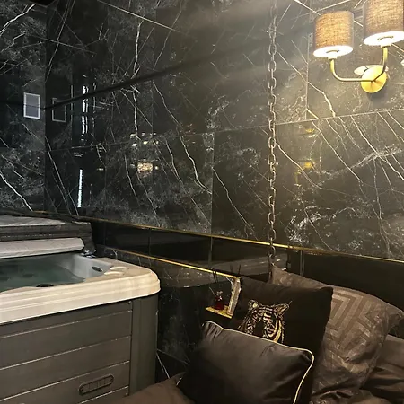 Oda ve Kahvaltı - Versace *